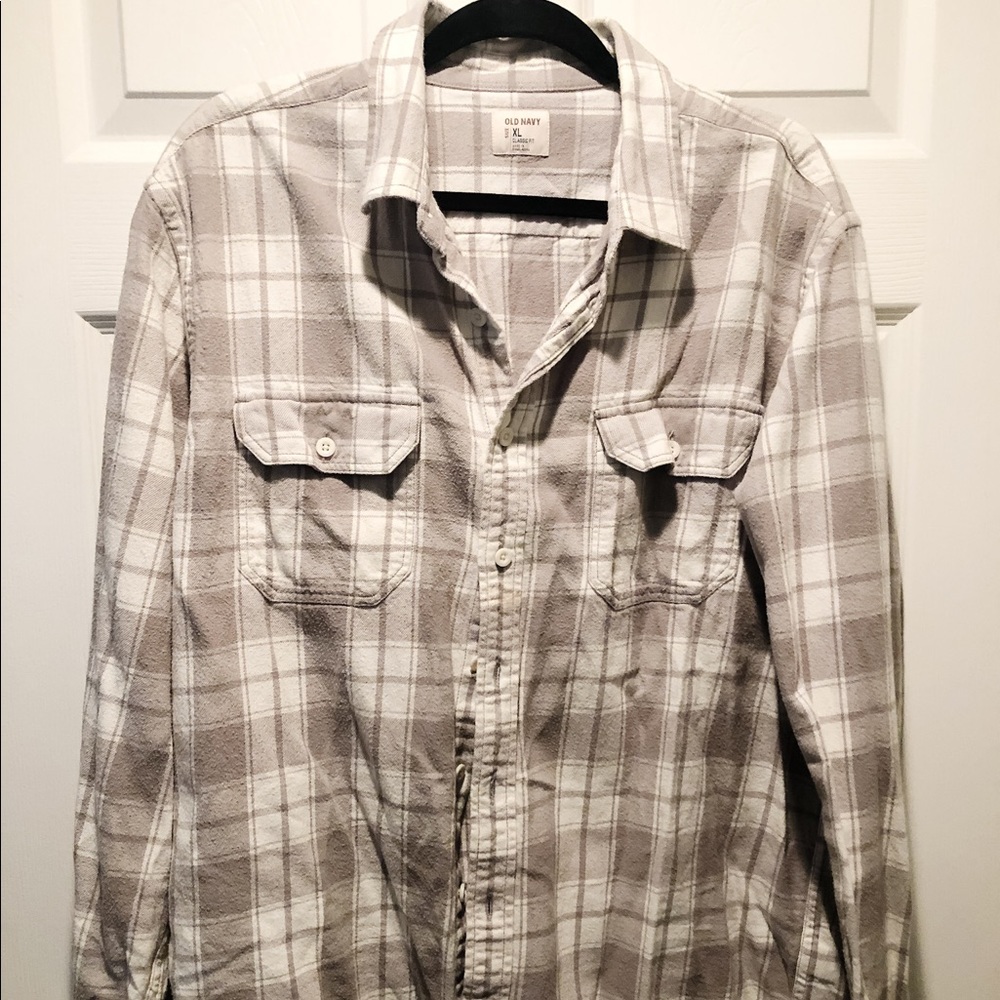 Men’s plaid shirt